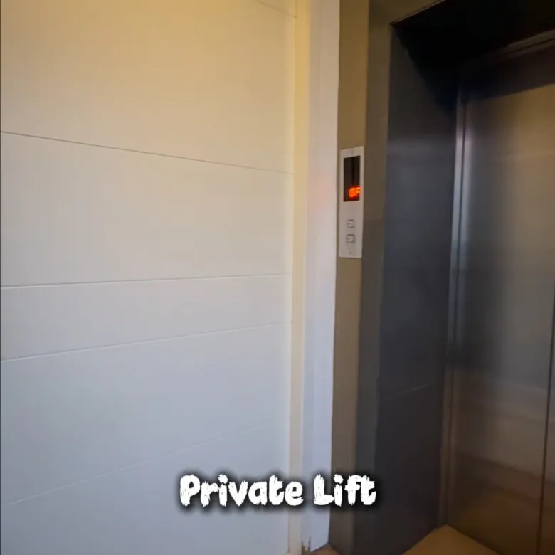 Disewakan apartemen 2+1 kamar furnished private lift 1 Park Residence