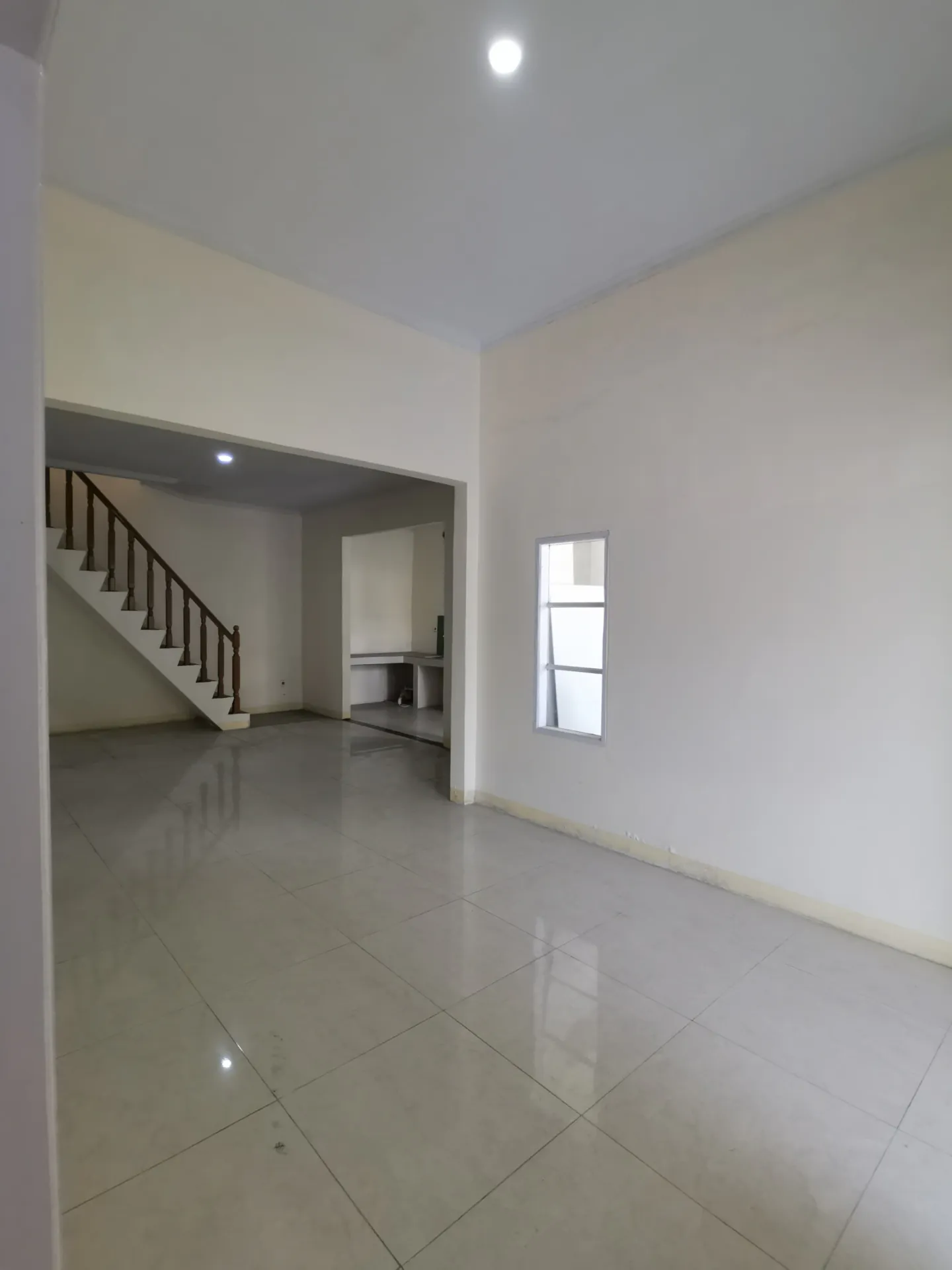Jual cepat rumah di Taman Raffles Jatimulya sebelah taman lingkungan