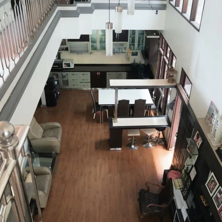 Dijual cepat rumah huk di jalan utama Grand Galaxy City buat komersil