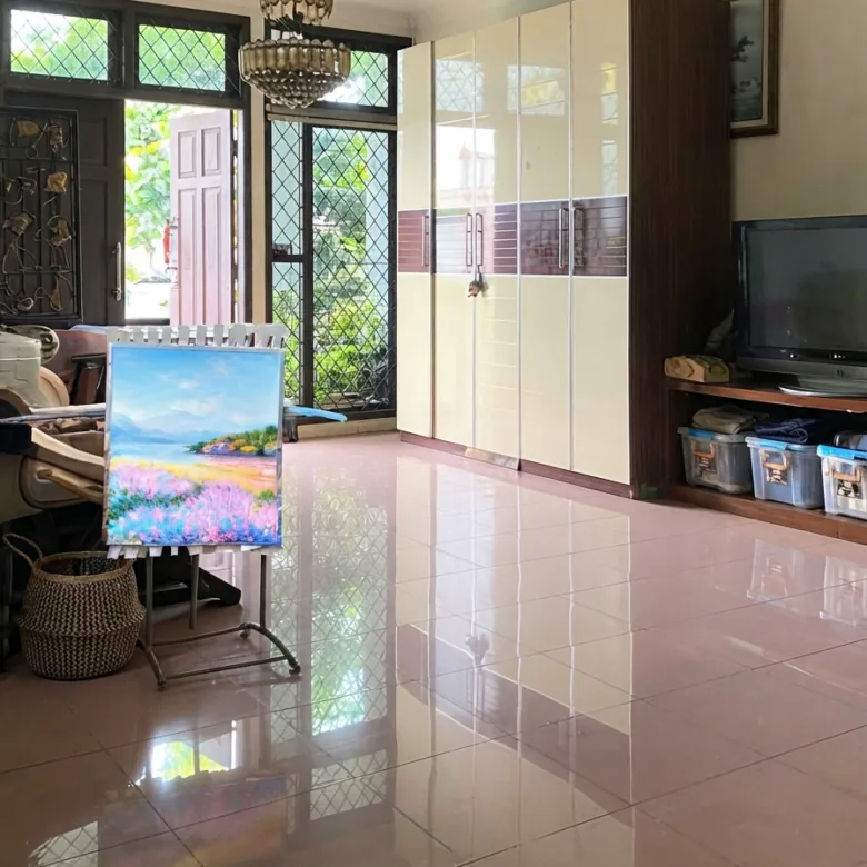 Dijual cepat rumah huk di jalan utama Grand Galaxy City buat komersil