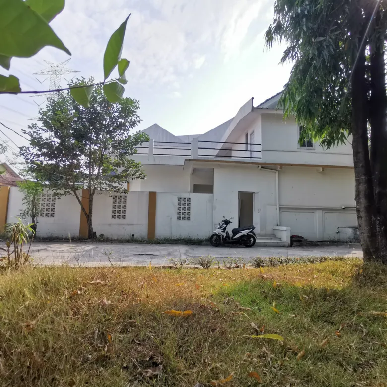 Jual cepat rumah di Taman Raffles Jatimulya sebelah taman lingkungan