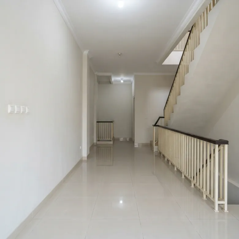Jual cepat ruko 3 lantai dekat Freshmarket Grand Galaxy City bisa KPR