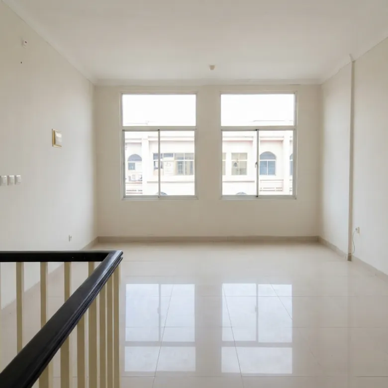 Jual cepat ruko 3 lantai dekat Freshmarket Grand Galaxy City bisa KPR