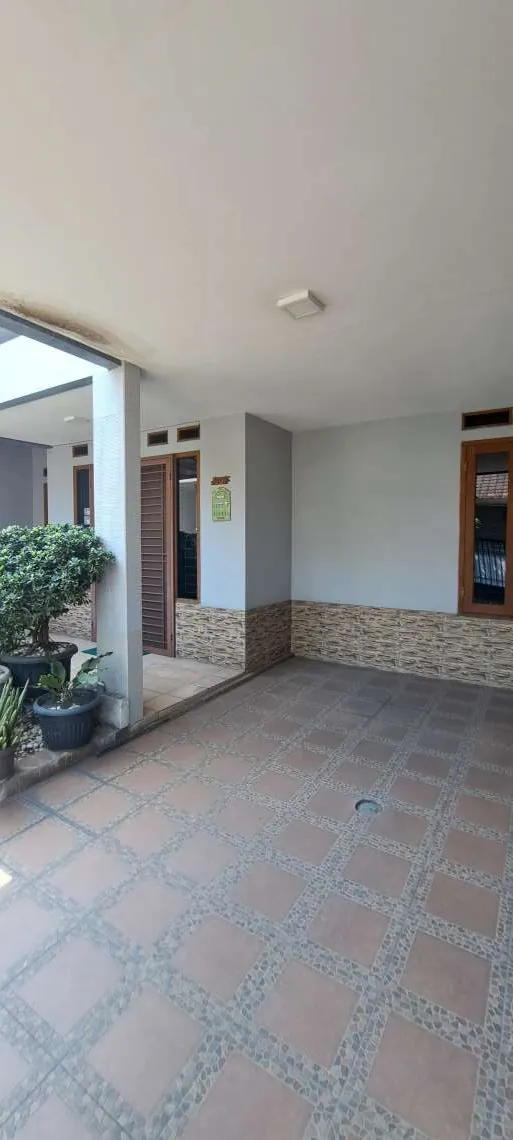 Disewakan rumah 3 kamar furnished di Grand Galaxy City