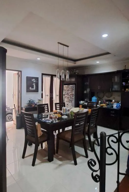Rumah keluarga besar siap huni di cluster Taman Gigi Grand Galaxy