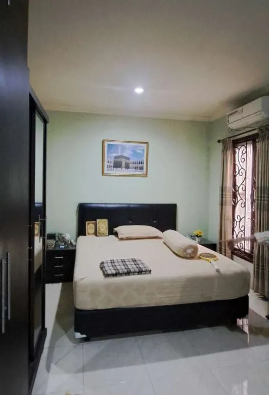 Rumah keluarga besar siap huni di cluster Taman Gigi Grand Galaxy