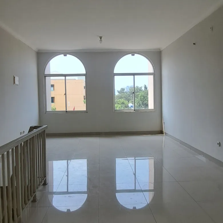 Ruko 3 lantai siap pakai di belakang Mal Grand Galaxy Park Bekasi