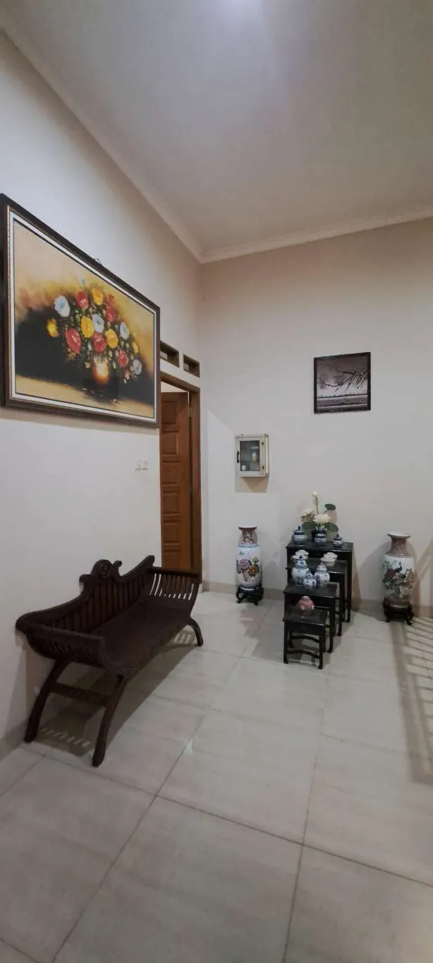 Disewakan rumah 3 kamar furnished di Grand Galaxy City