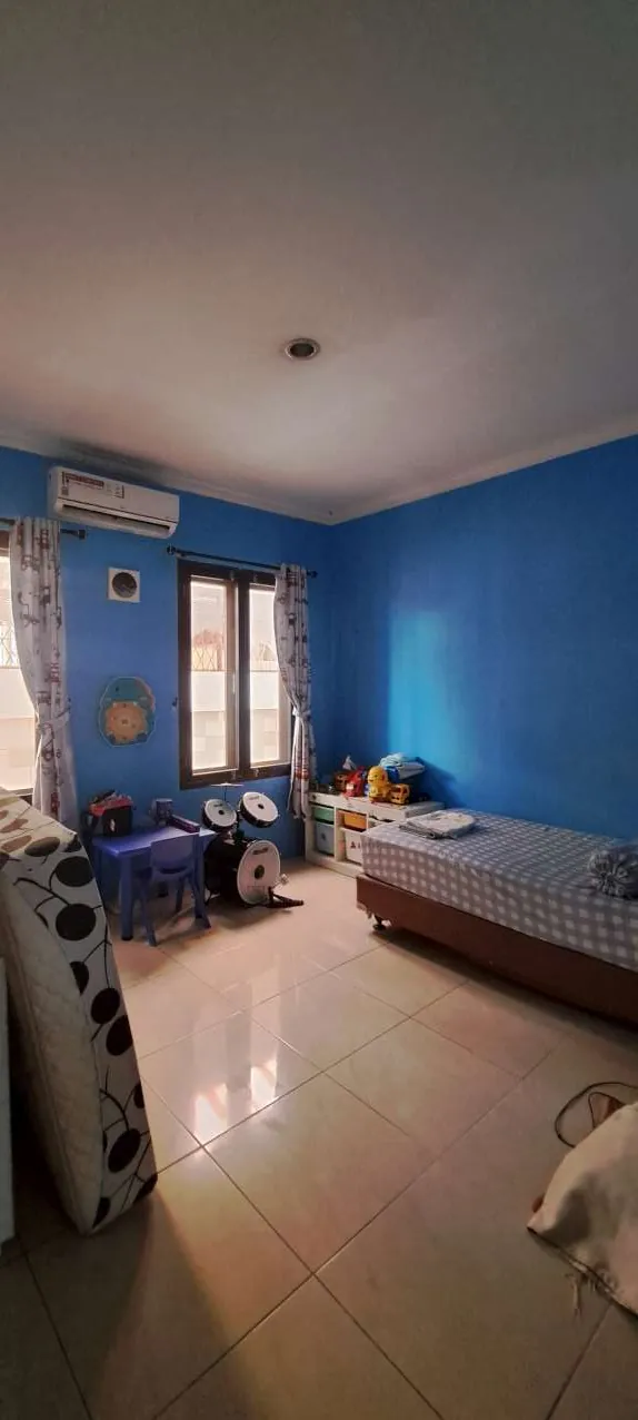 Rumah keluarga besar siap huni di cluster Taman Gigi Grand Galaxy