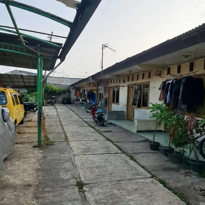 Rumah cantik 3 lantai di Perum Permata Purwomartani Sleman