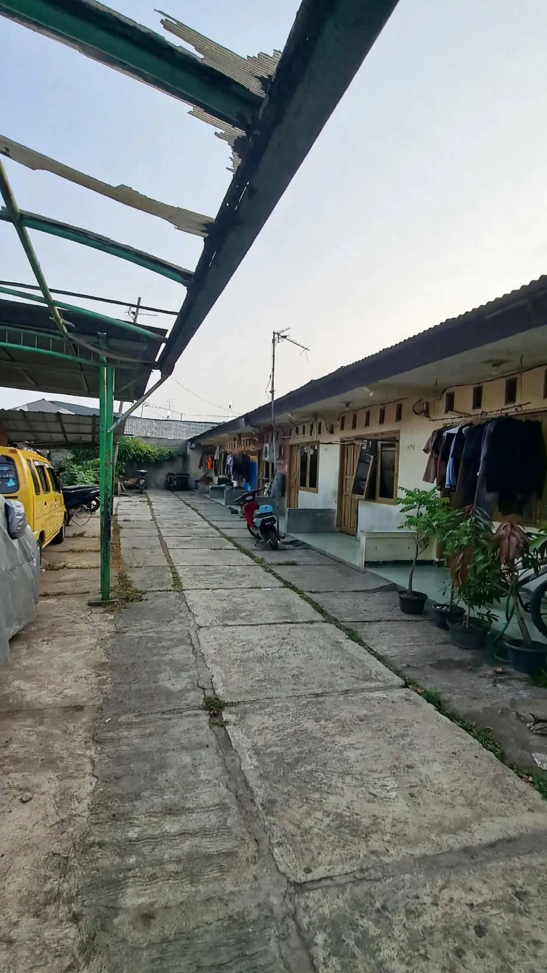 Jual kontrakkan 8 pintu full Jakasampurna Bekasi seharga tanahnya saja