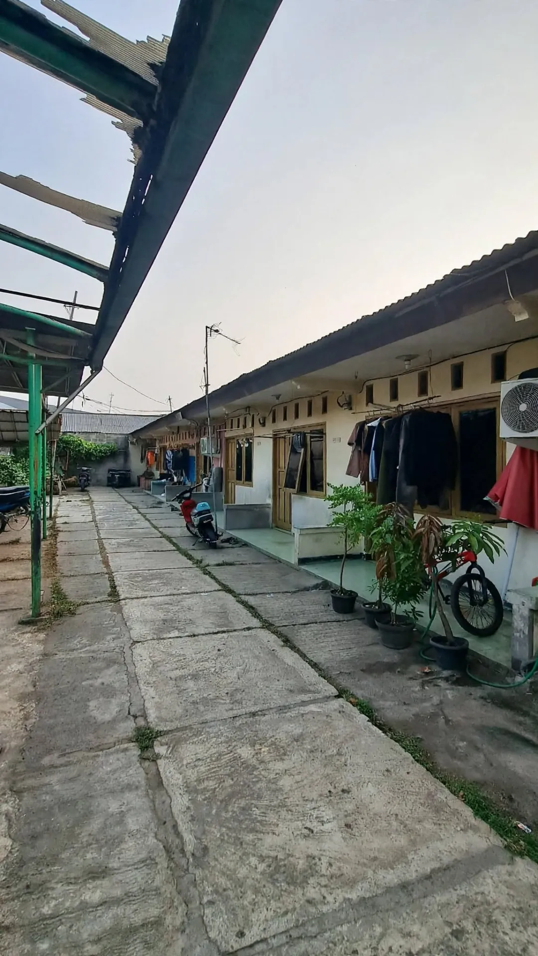Kontrakan di Komplek Inkoppol