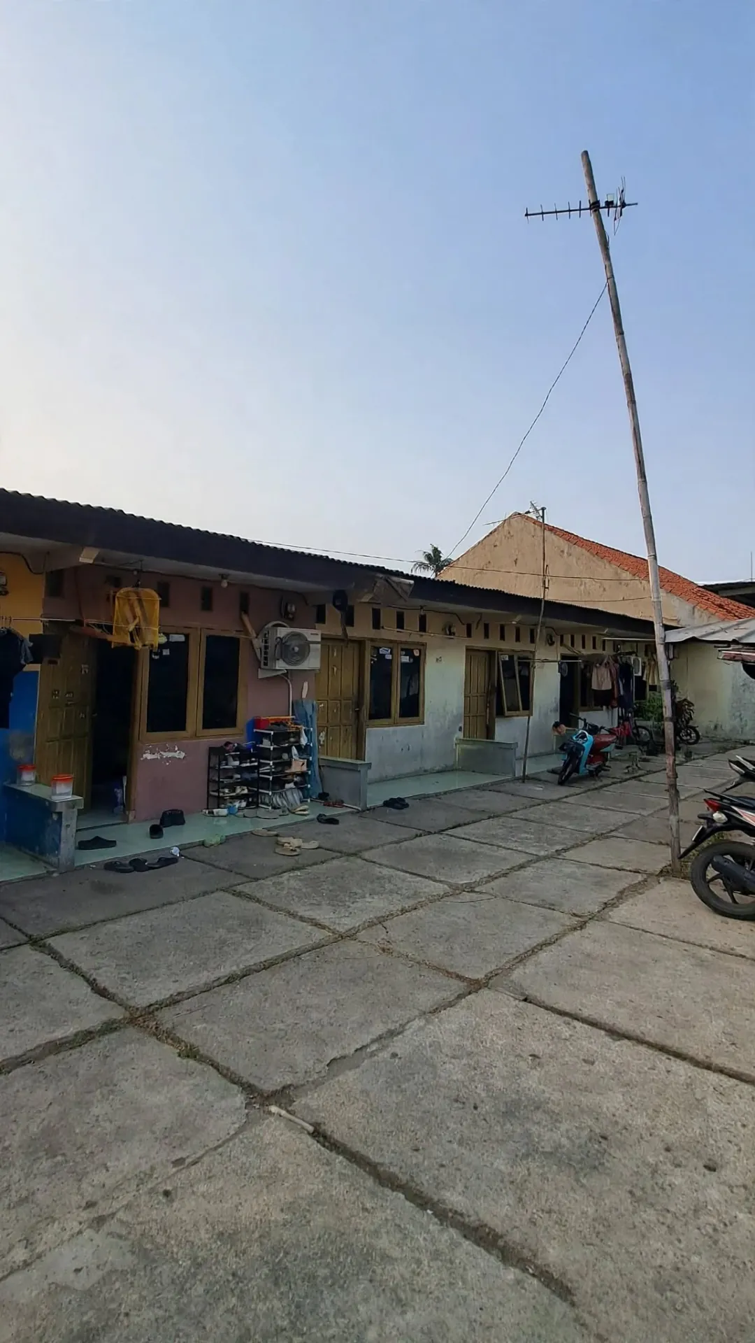 Jual kontrakkan 8 pintu full Jakasampurna Bekasi seharga tanahnya saja