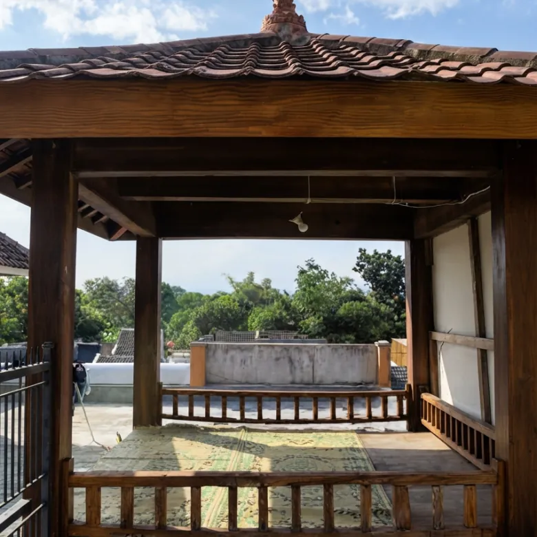 Rumah cantik 3 lantai di Perum Permata Purwomartani Sleman