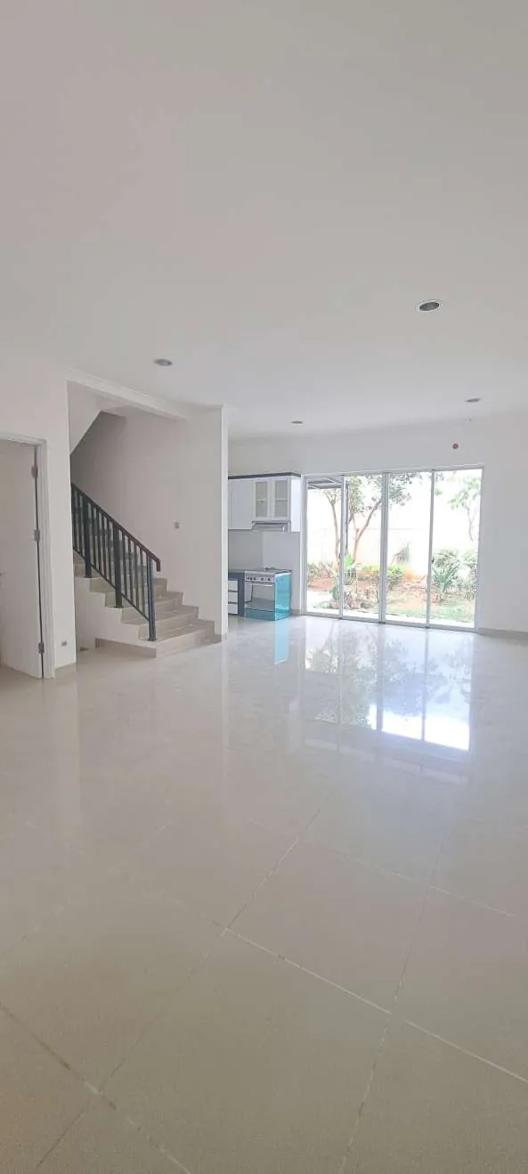 Disewakan rumah 2 lantai 5 kamar di Tropical Garden Grand Galaxy City
