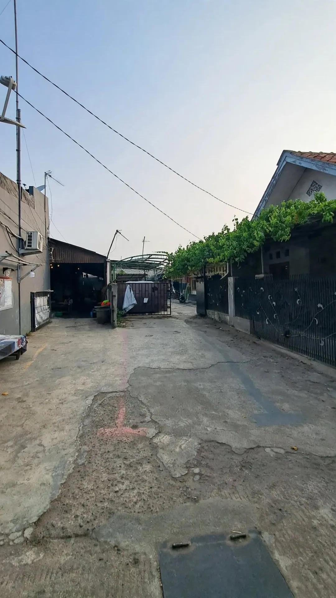 Jual kontrakkan 8 pintu full Jakasampurna Bekasi seharga tanahnya saja