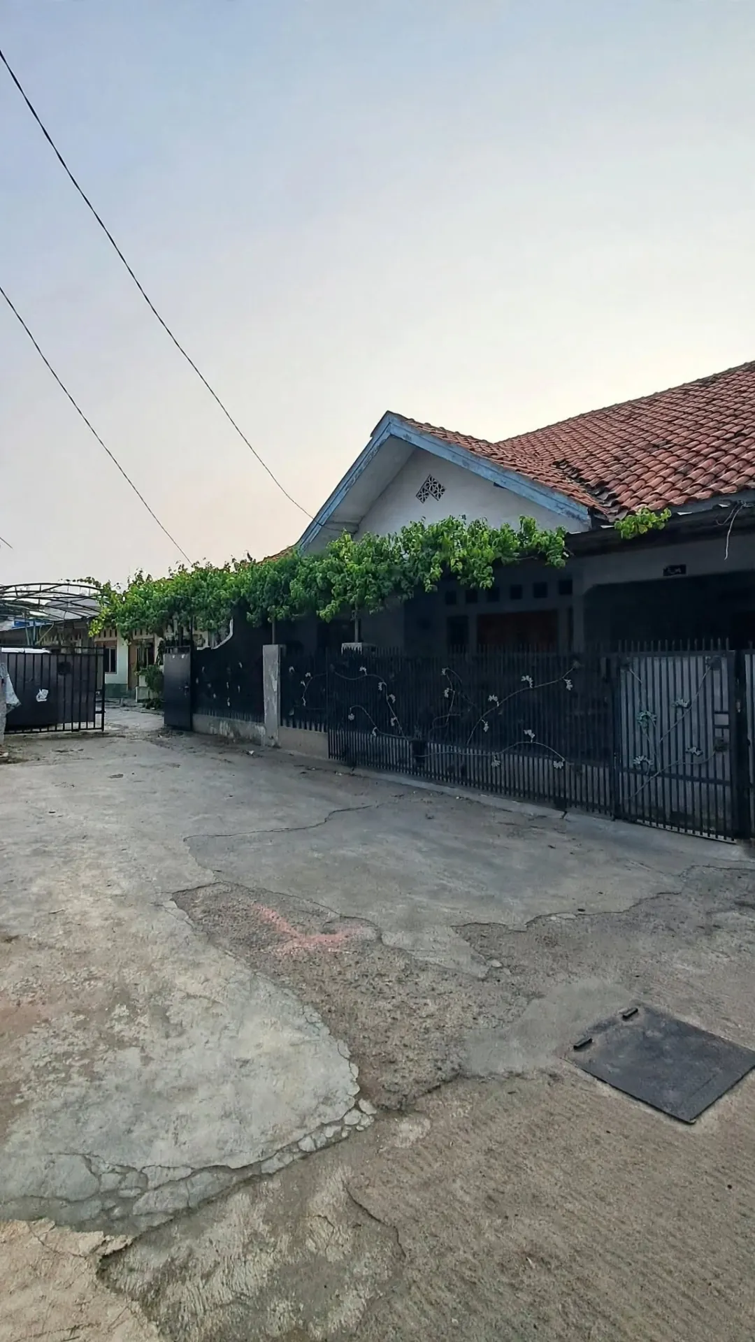 Jual kontrakkan 8 pintu full Jakasampurna Bekasi seharga tanahnya saja